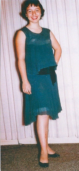 File:GeorgiaGreenDress.jpg